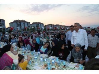 Karahasanlı’da Gönül Sofrası Kuruldu