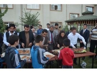 Dünya Yetimler Günü Afganistan’da Yetimler İle Birlikte Kutlandı