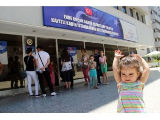 (Özel) Annelerin Yüzü Güldü, Evde Çocuk Bakımı Başladı