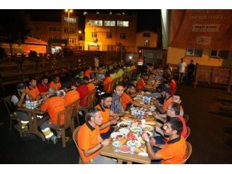 Eyüp Sultan’ın Hizmetkarları Sahurda Buluştu