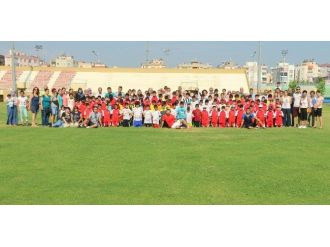 Futbolun Yıldızları Yetişiyor