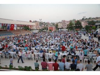 Mersin Büyükşehir Belediyesi Ramazan Sofrasını Silifke’de Kurdu