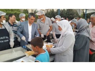 Diyarbakır Büyükşehir Belediyesi Günde 2 Bin Kişiye İftar Ve Sahur Yemeği Dağıtıyor