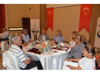 Vali Çakacak Engellilerle İftarda Buluştu