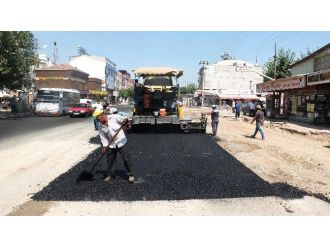 Büyükşehir Belediyesi Alt Yapısı Biten Caddelerin Asfaltını Yeniliyor