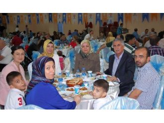 Simav Ak Parti’den İftar