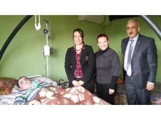 Somalı Genci Hayata Bağlayan Yardım