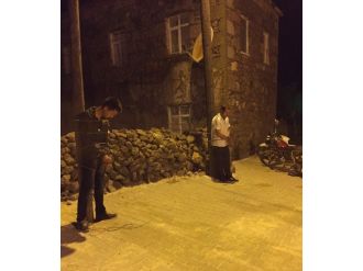 Çanakkale’de Köylüler İnsan Tacirlerini Direğe Bağladı