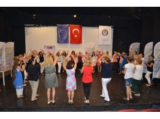 Kuşadası’nda Kadına Şiddete Karşı Yenilikçi Drama