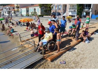 Foça Denizinde Artık Engel Yok