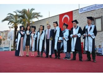 Turizm Fakültesi Öğrencileri, Turizm Sektöründen Memnun Değil