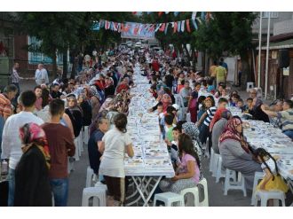 Körfez Belediyesi Mahalle İftarları Devam Ediyor