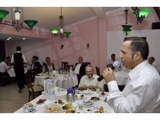 Dilovası’nda Protokol Birlikte İftar Yaptı