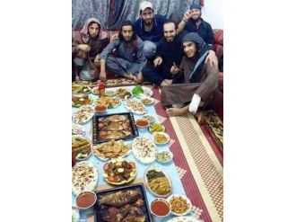 45 Işid Militanı Yedikleri İftar Yemeğinden Zehirlenerek Öldü