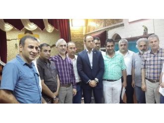 İstanbul’daki İftar Yemeği Farklı Kültürleri Buluşturdu