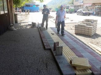 Kumluca’da Kaldırım Çalışması