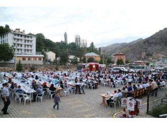 İftar Sofralarında “Devlet-millet Buluşması”