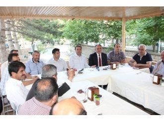 Başkan Öztürk Muhtarlarla İftarda Buluştu