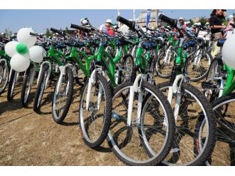 Büyükşehir Belediyesi Başarılı Öğrencileri Ödüllendirdi