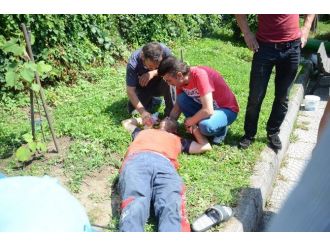 Tente Ustası 5 Metreden Düşerek Yaralandı