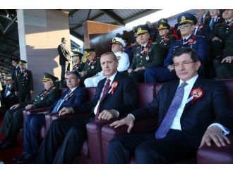 Cumhurbaşkanı Erdoğan, Muhafız Alayı Sancak Devir Teslim Törenine Katıldı