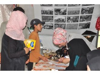 Çadır Kentte Sütü Yetersiz Anneler Süt Dağıtıldı