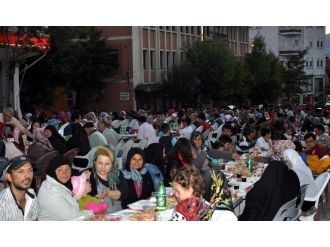 Emet’te 3 Bin Kişi Belediyenin İftarında Buluştu