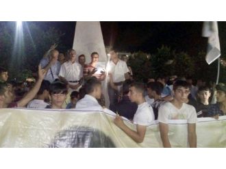 Diyarbakır’da Öcalan’a Özgürlük İçin Meşaleli Yürüyüş Yapıldı