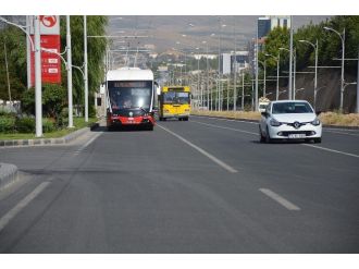 Trambüsler, 3 Ayda 1,2 Milyon Yolcu Taşıdı