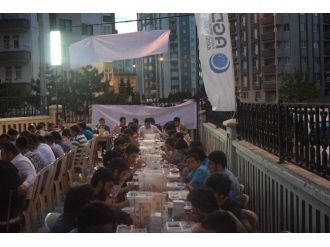 Agd İftar Çadırına Yoğun İlgi