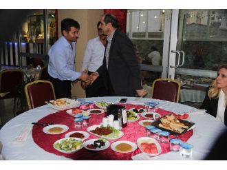 Diriliş Gençlik Derneği İftarda Kimsesizlerin Sesi Oldu