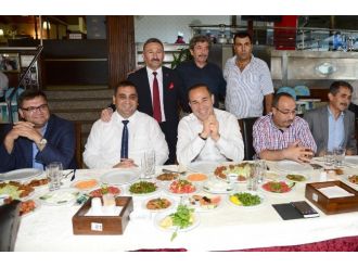 Başkan Sözlü Okul Arkadaşlarıyla Buluştu