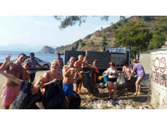Turmepa Önderliğinde Turistler Çöp Topladı
