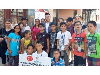 Balkanlarda Halk Oyunları Topluluğu Büyüledi