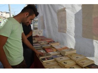 Kitap Fuarı Beklenen İlgiyi Görmüyor