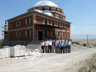 Muş Müftüsü Cami İnşaatlarını İnceledi