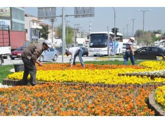 Düzce’de Mahallelerin Park Eksikleri Tamamlanıyor