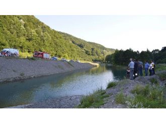 Hendek’te Gölette Erkek Cesedi Bulundu