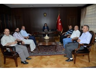 Vali Güzeloğlu, Gebze’den Gelen Ziyaretçilerini Ağırladı