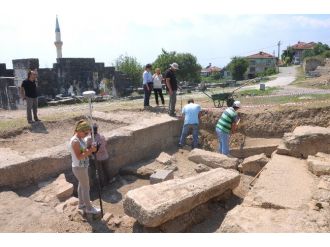 Geçmişe Dokunmak İstenler Bu Bölümü Seçiyor