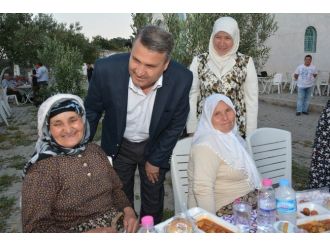 Başkan Çerçi İki Mahallede İftar Programına Katıldı