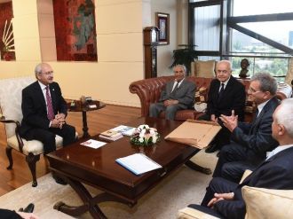 Kılıçdaroğlu, Türkiye Emekli Öğretmenler Derneği Üyelerini Kabul Etti