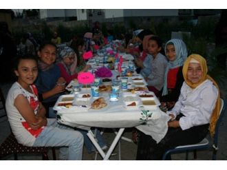 Müftülükten Kurs Öğrencilerine İftar