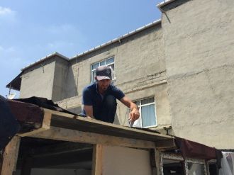 Yılın En Sıcak Gününde Çatıda Ekmek Mücadelesi