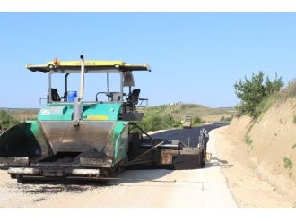 Köy Yolları Tek Tek Asfaltlanıyor