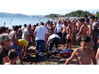 Yüzerken Sara Nöbeti Geçiren Turisti Vatandaşlar Kurtardı