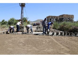 Güroymak’ta Yol Yapım Çalışması