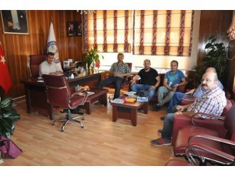 Buharkent’te Yüksek Okul Akademisyenleri Başkan Erol’u Ziyaret Etti