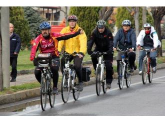 Trafikte Bisikletliye Saygı İstediler