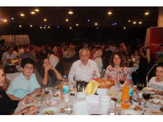 Medicalpark Trabzon Hastanesi Çalışanları İftar Yemeğinde Buluştu